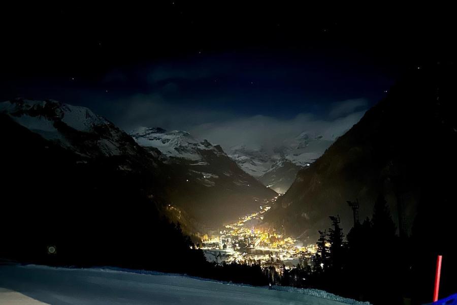 Night view of Gressoney Torchlight descent with kids