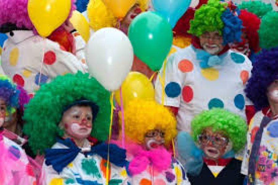.. Giochi in piazza per restare bambini