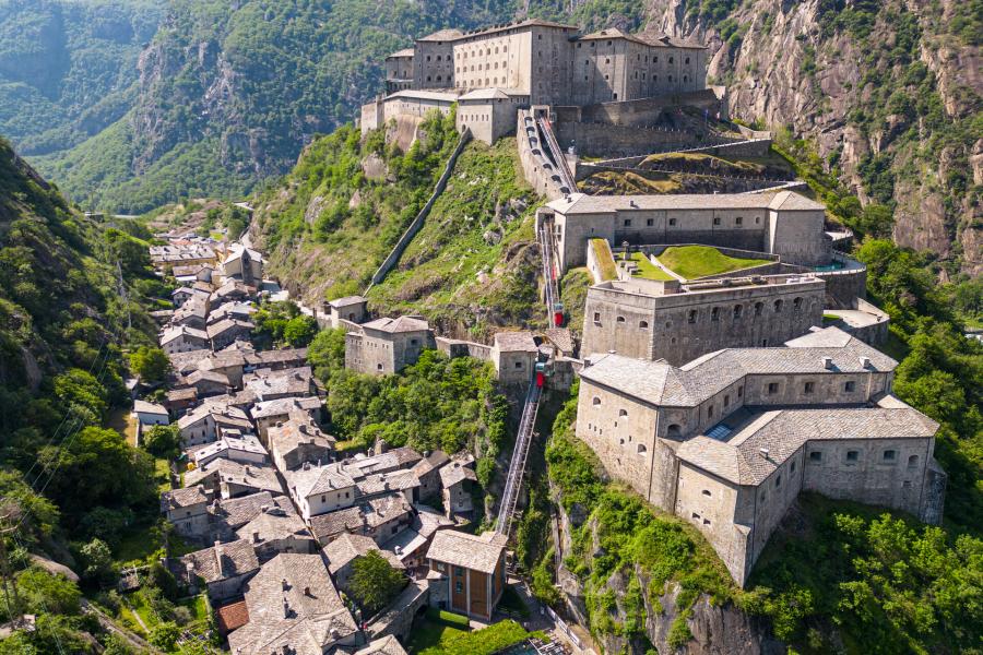 Borgo di Bard e Forte Borgo diVino