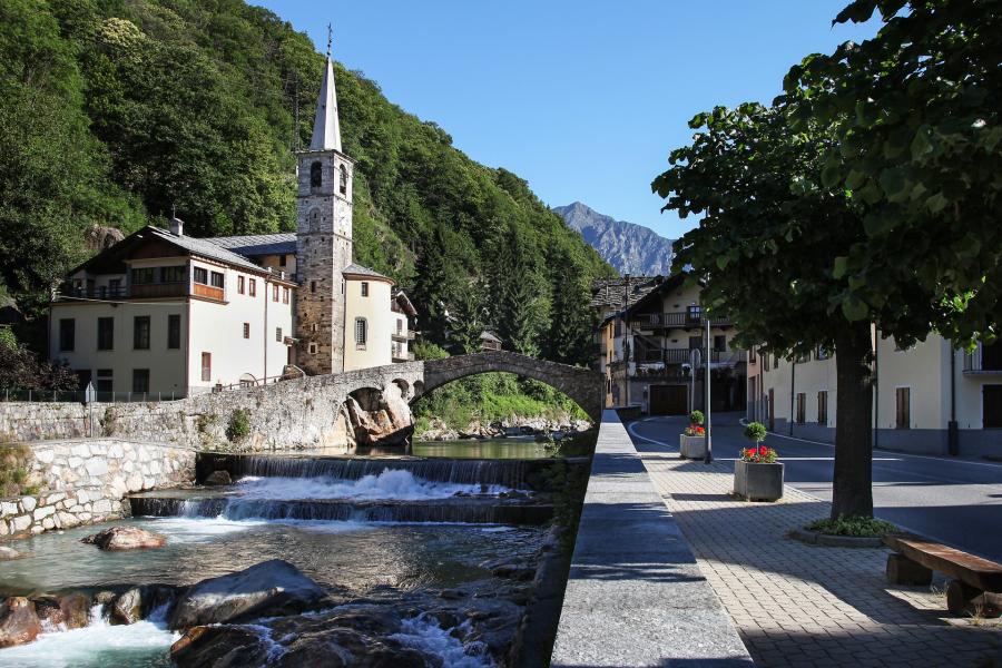 Fontainemore Mostra di pittura "La montagna, i fiori e la sua gente"