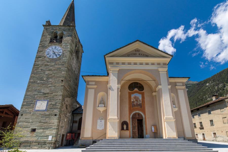 Chiesa Brusson Chiesa Brusson Monte Rosa Classica: Salon '800