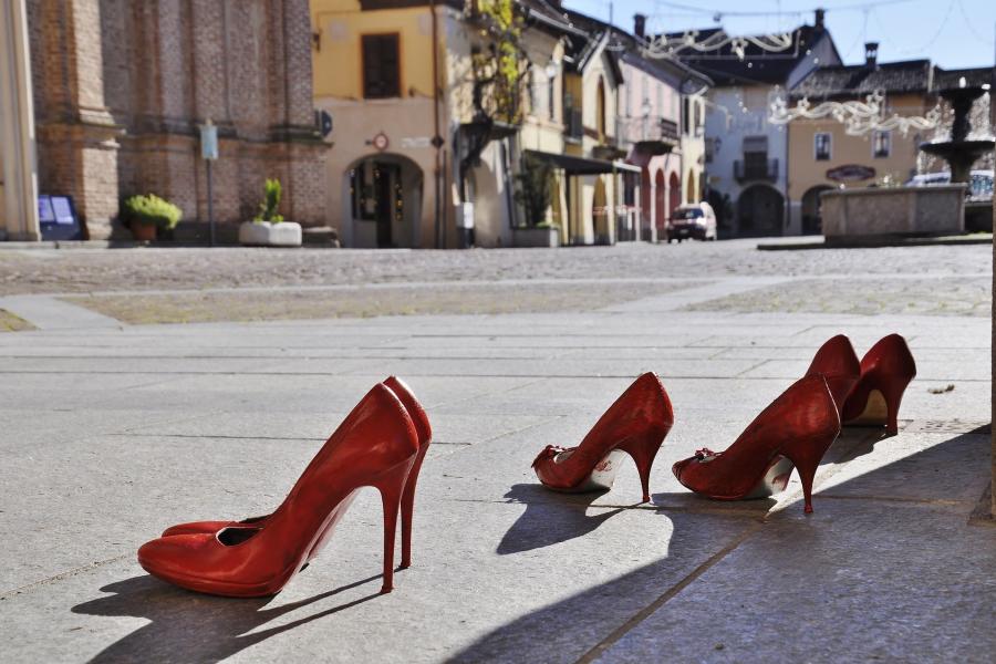 scarpette rosse Come Noi Spettacolo per un amore non tossico e non violento