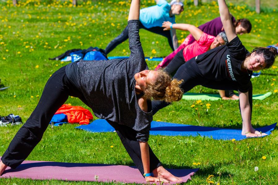Pratique de Yoga avec apéritif au Novez