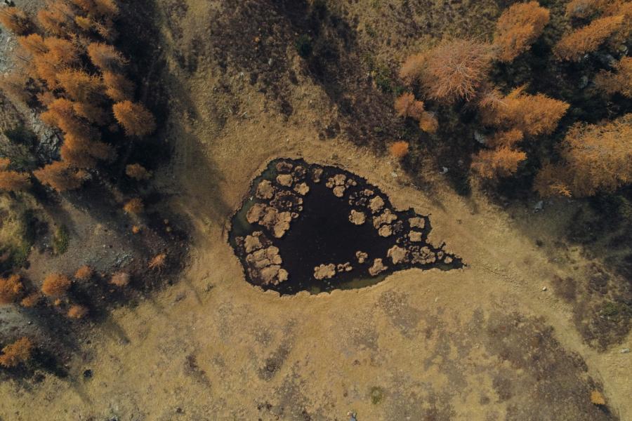 Il Lago Lochien visto dall’alto in autunno.