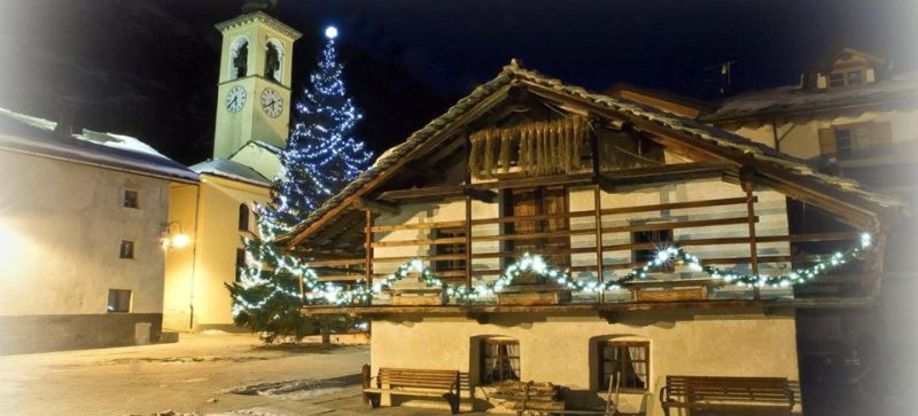 Wiehnacht Märt - Christmas market and Santa Claus House