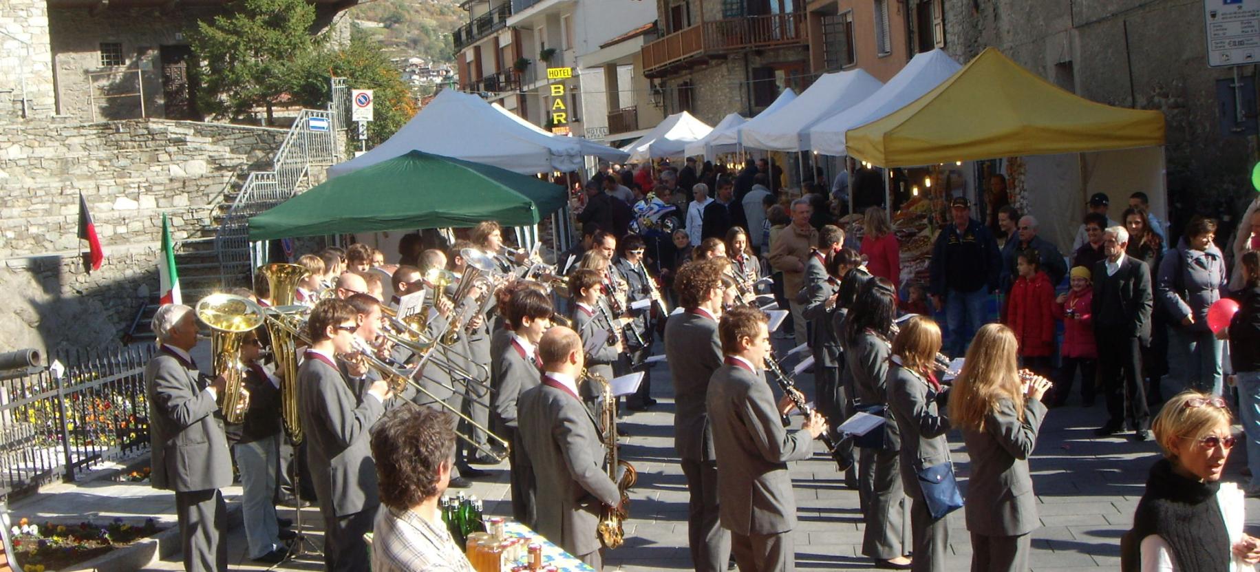 Petit Marché du Bourg Eté (mercatino)