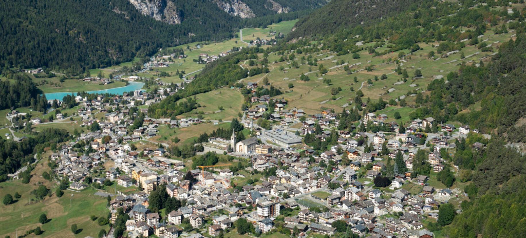 Déjeuner sur l'herbe, La distanza dalla luna