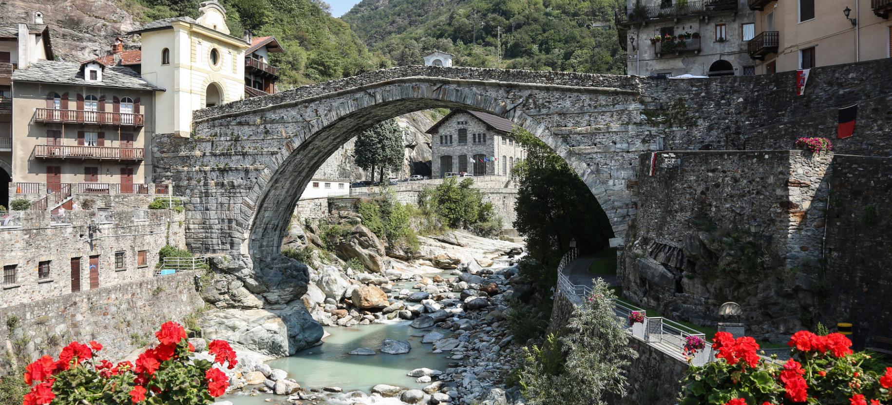 Ponte di Pont-Saint-Martin  Cultura in cammino - da Verrès a Pont-Saint-Martin