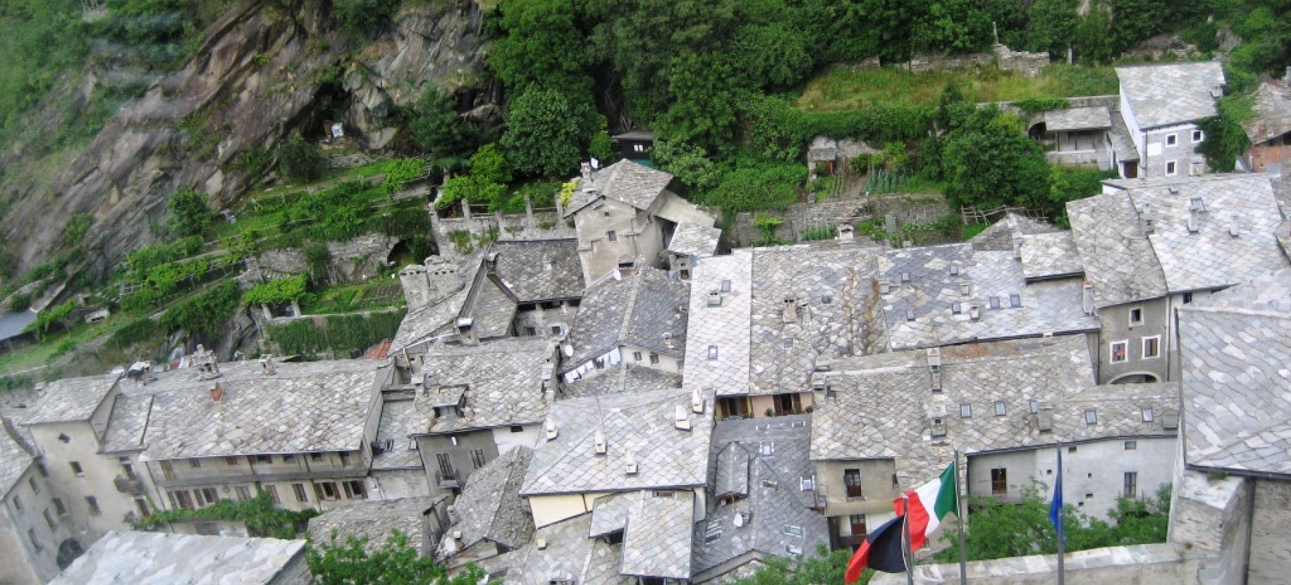 Pueblo medieval de Bard    Human Rigths? Bard - Building Art Rights Dialogue