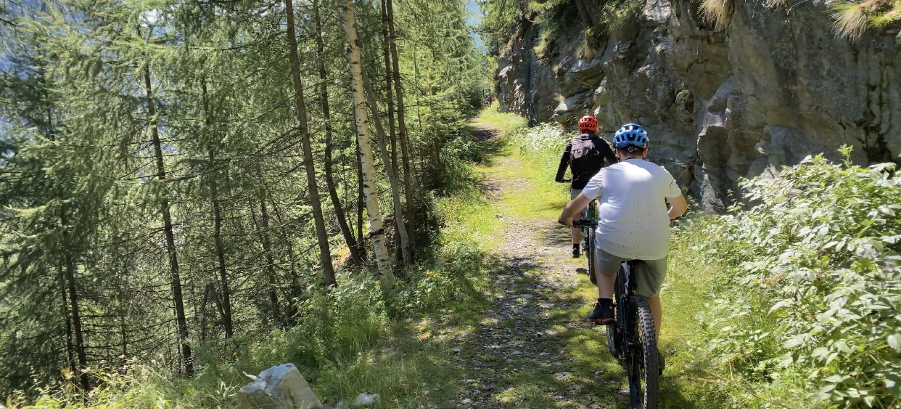 14 tunnels creusés dans la roche