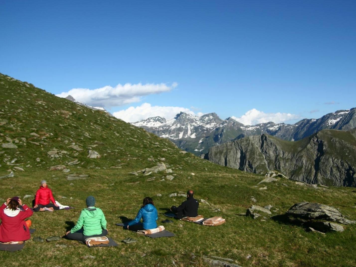 Yoga trekking