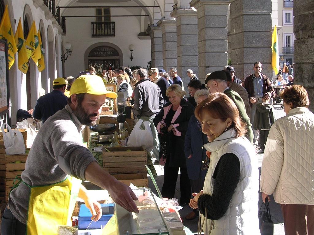 Il mercato "Lo Tsaven" alla Foire d'été