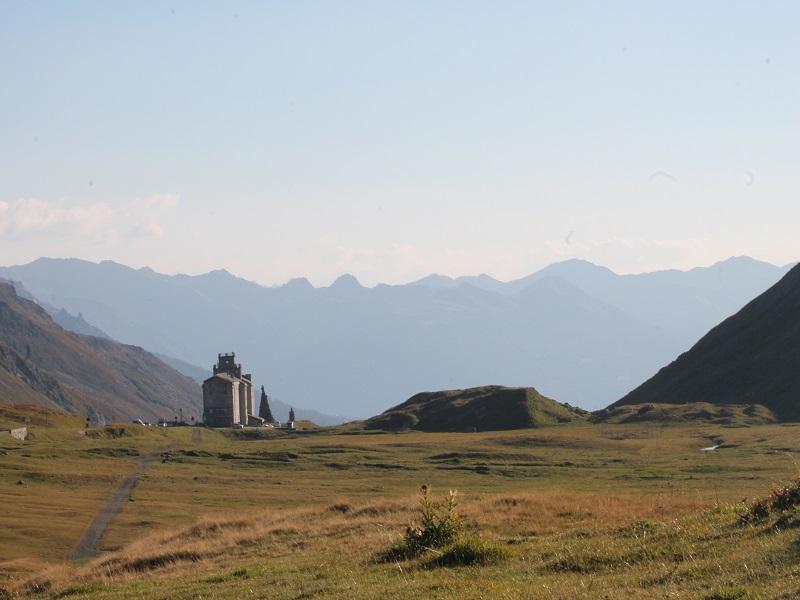 Le plus facile et le moins terrible de tous. Il colle del Piccolo San Bernardo nell'Ottocento