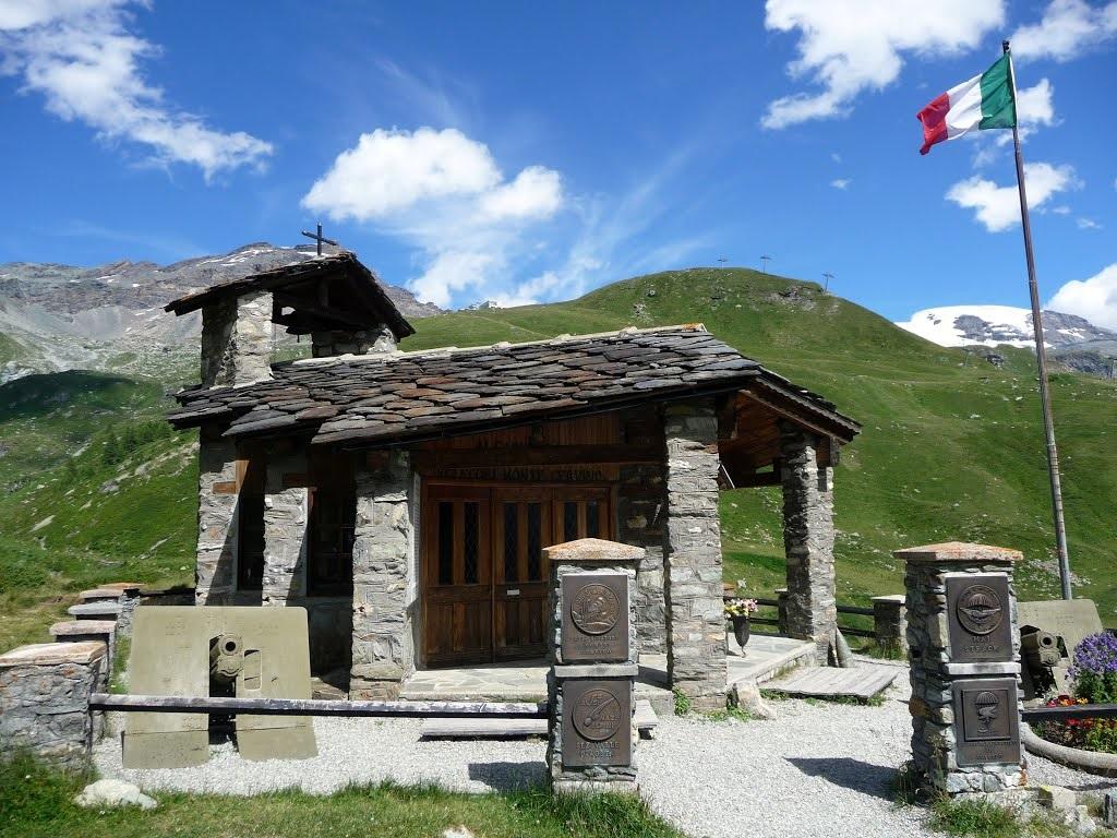 Reunion of survivors and family members of the Battaglione sciatori Monte Cervino