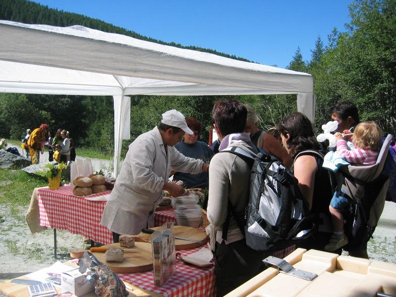 Local food tasting tour: Chamois - La Magdeleine