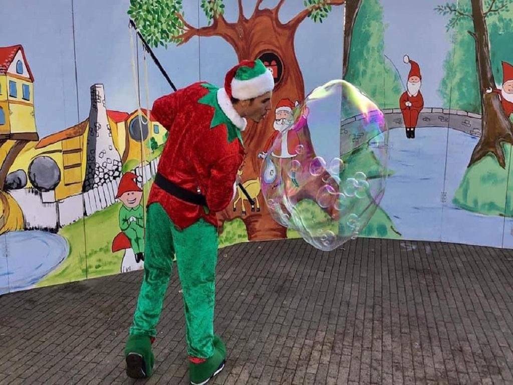 Spettacolo di bolle e palloncini con gli Elfi di Babbo Natale
