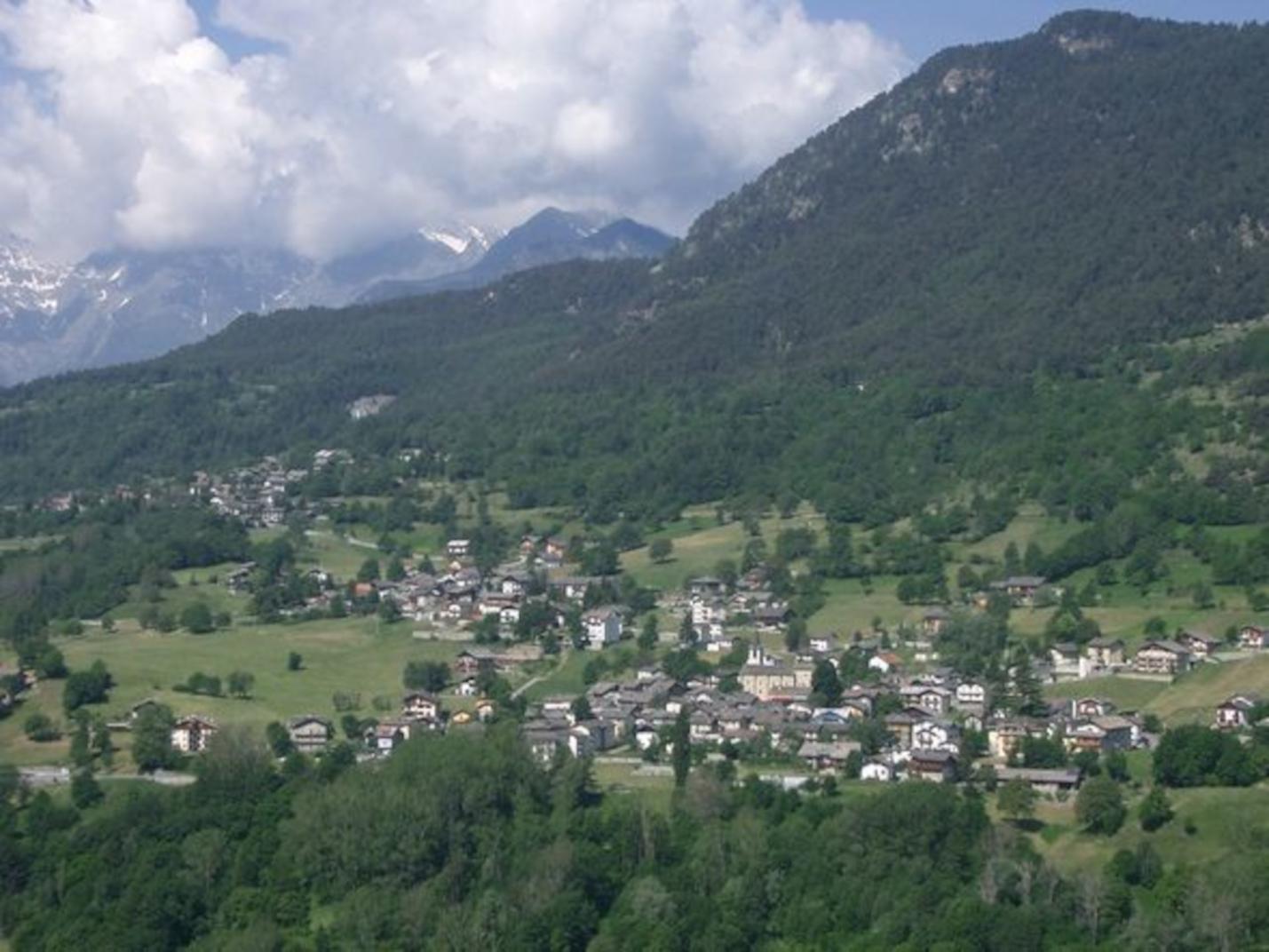 foto panoramica Challand-Saint-Anselme  Livre avec l'auteur: La voie des contes de fées