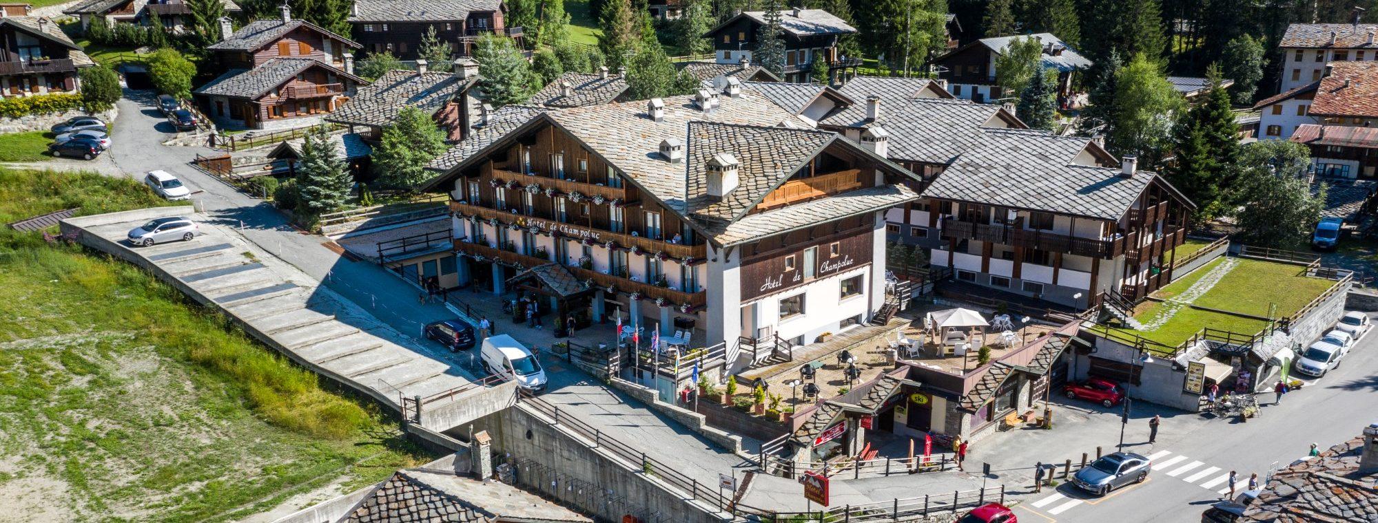 HOTEL DE CHAMPOLUC