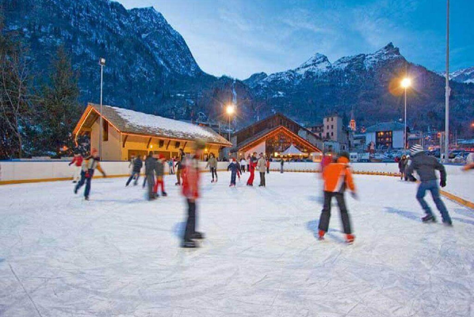 ICE-SKATING IN ALAGNA