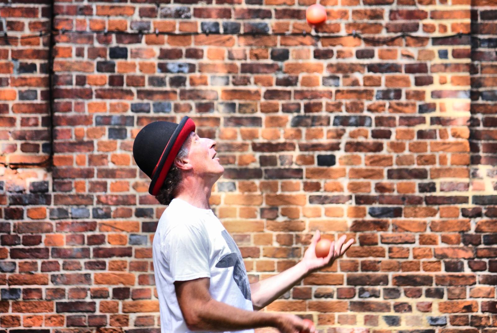 A day of creativity - Juggling, creativity and acrobatics