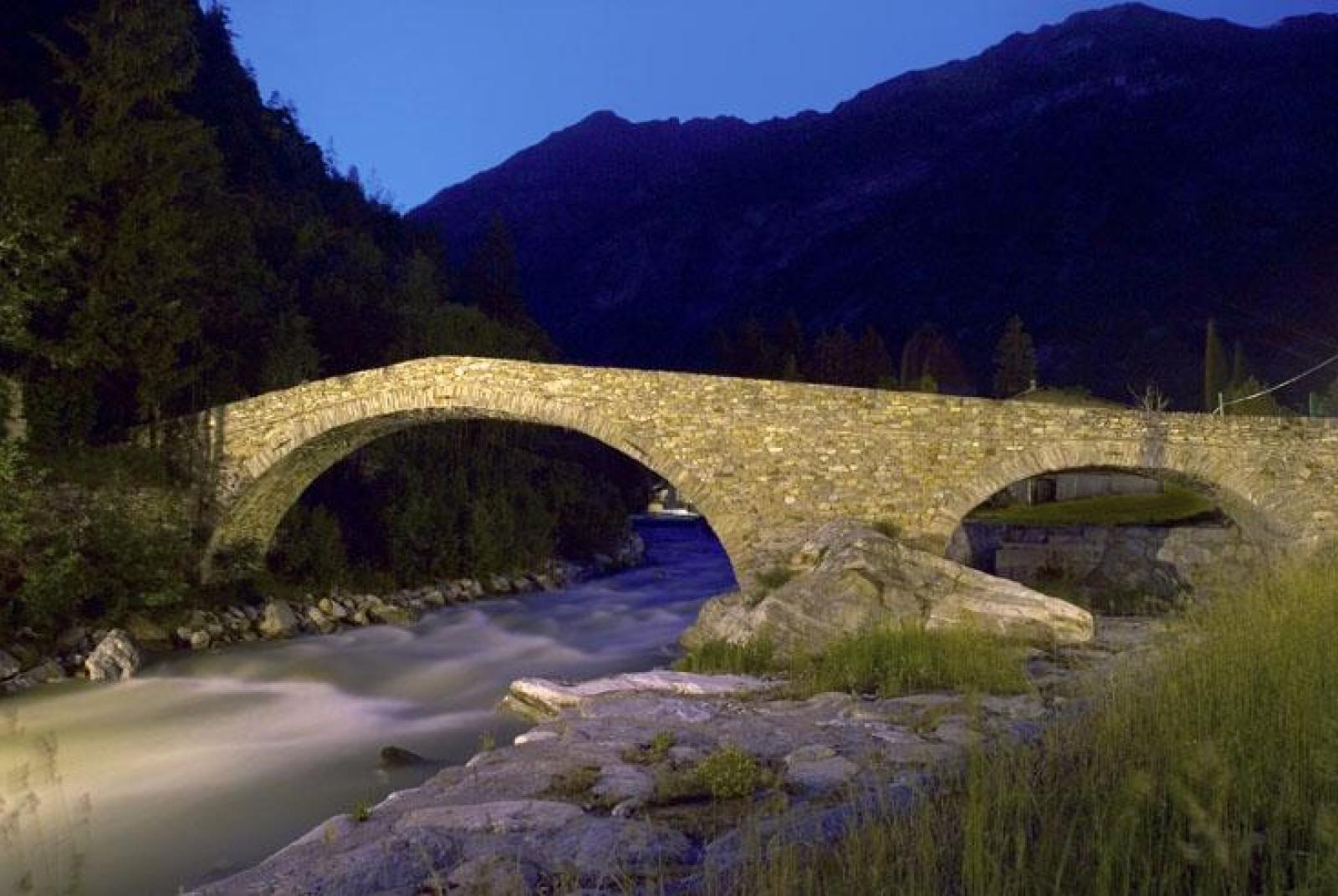 Ponte de l'Usina Serata con falò sotto le stelle