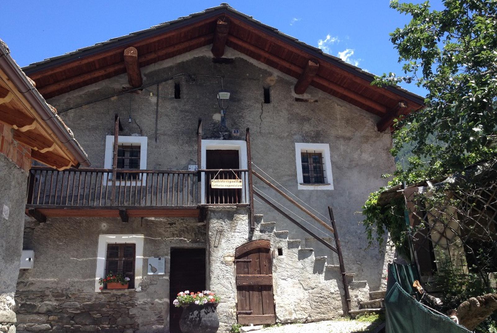 The exhibitions of the old dairy: Ornella Godioz and Elena Roncari