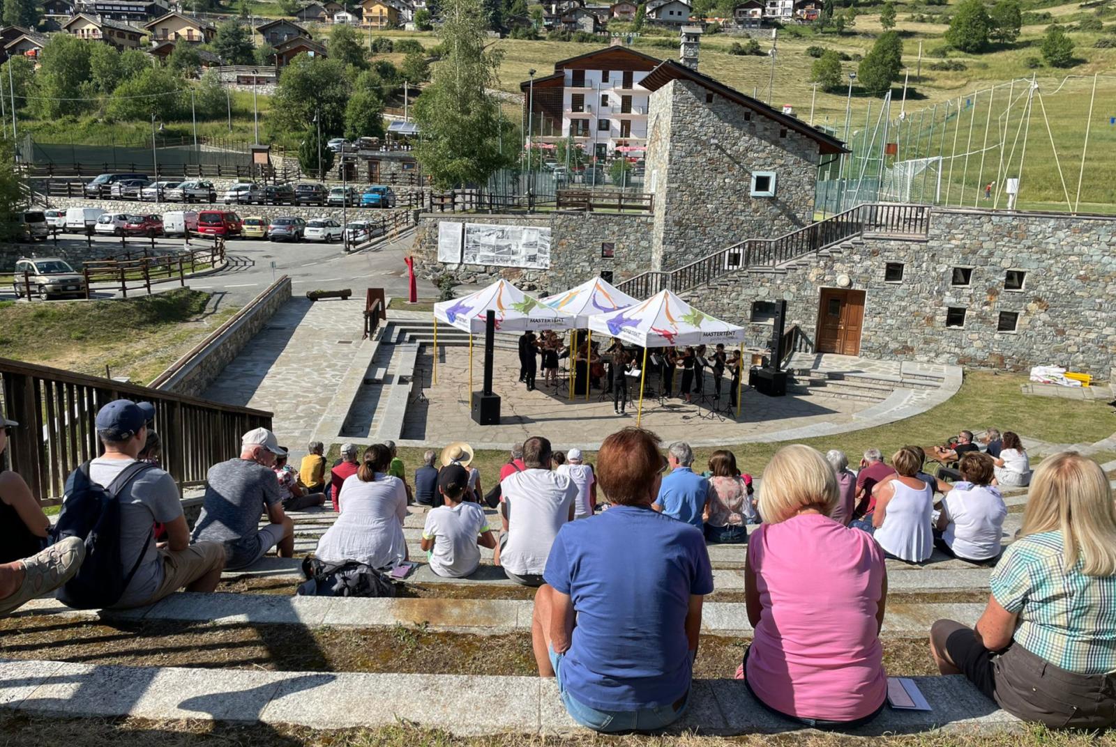 CHAMOISic La Magdeleine  Chamoisic: Orchestra du Conservatoire of Aosta