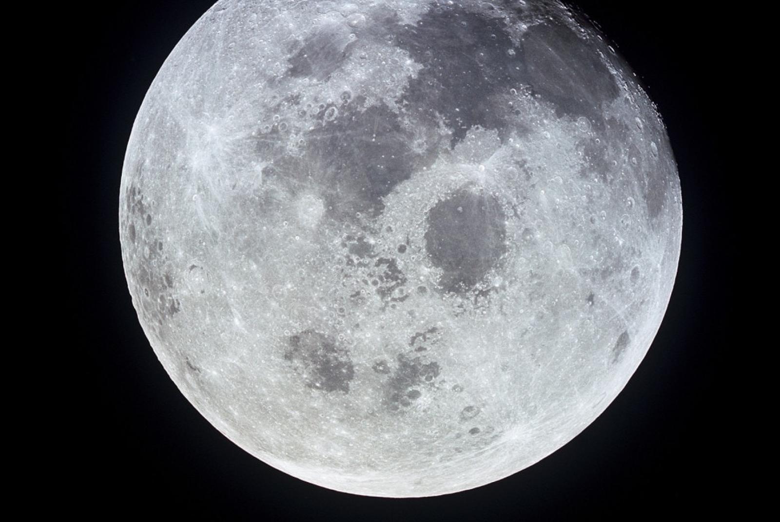 Luna Conferenza "Polvere di stelle"