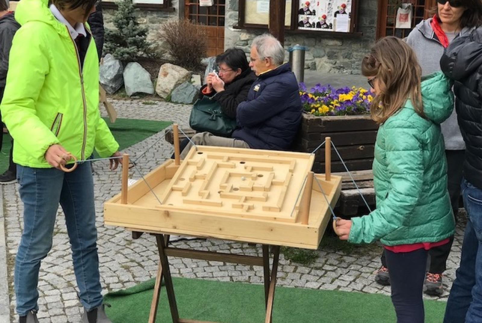 Grandparents' games on the occasion of the "Lo Pan Ner" festival