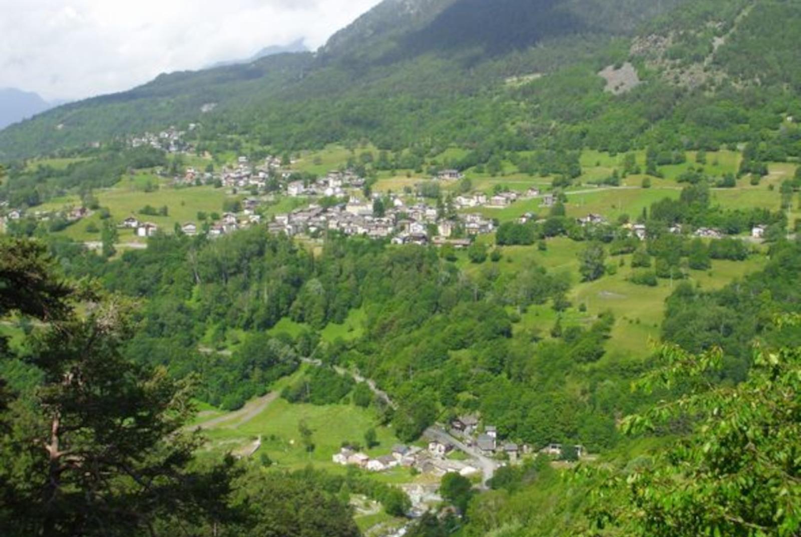Challand-Saint-Anselme Challand-Saint-Anselme Présentation du livre Cento Cime
