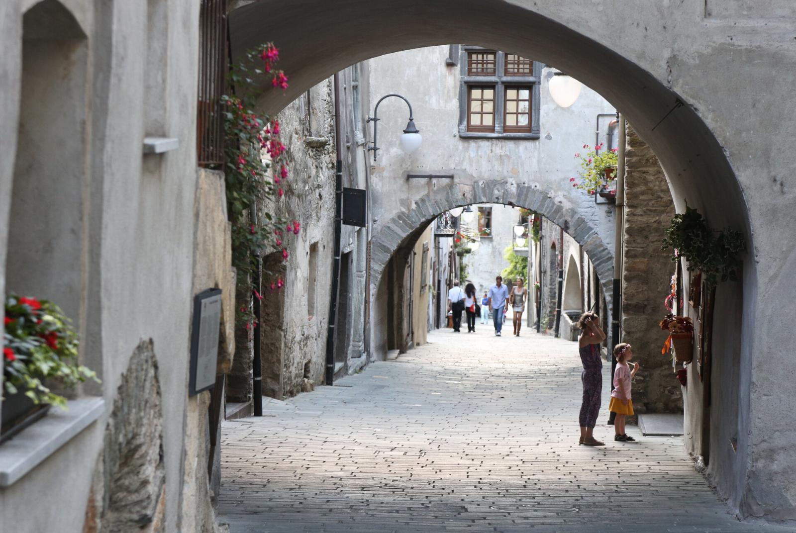 Bard  Sulle tracce di Sigerico - da Pont-Saint-Martin a Verrès
