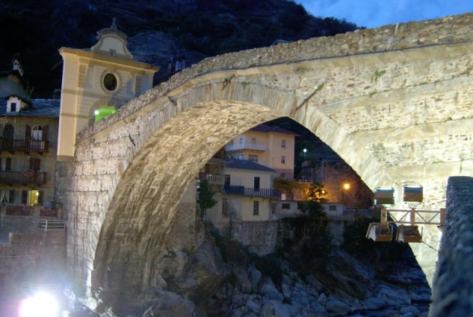 Notturna del ponte romano ExtraTor Events - Gran festa organizzata dai rioni