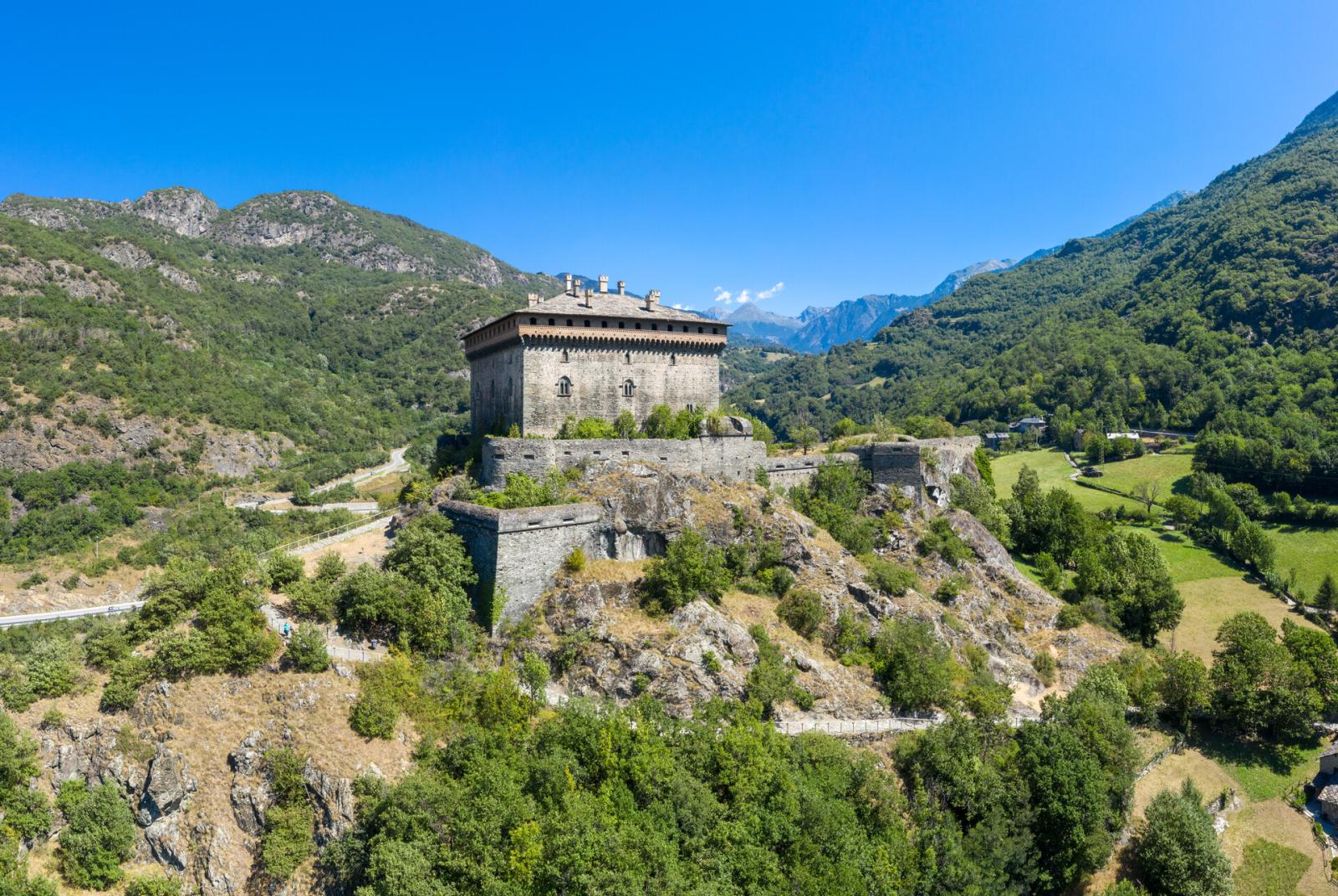 castello di Verrès  Cultura in cammino - da Verrès a Pont-Saint-Martin