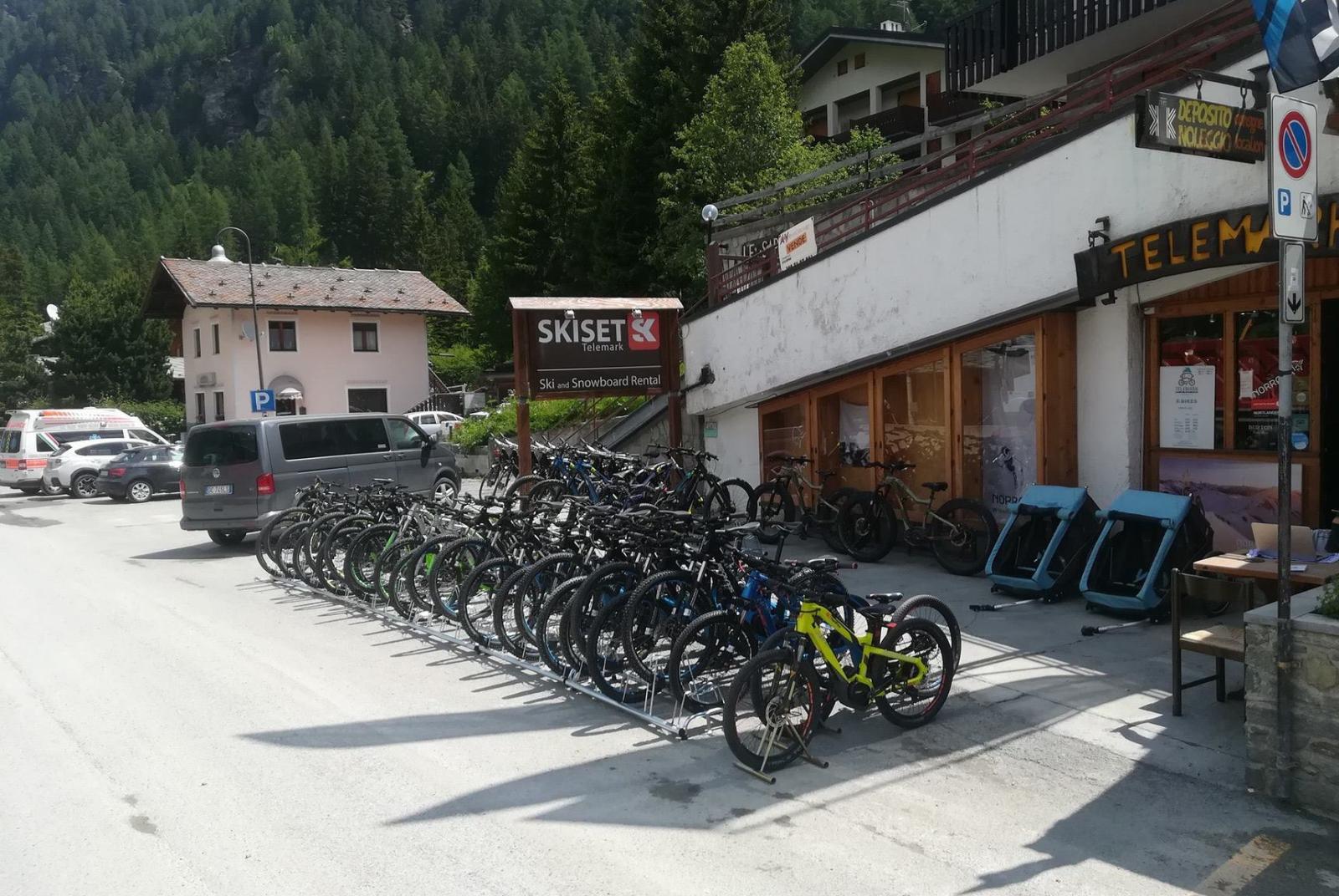 Telemark Skiset Ski & Bike Hire